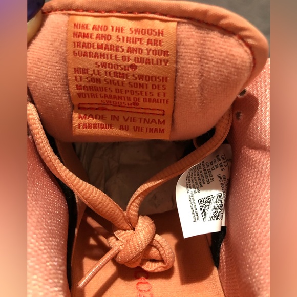 Nike SB Dunk Low - Pink Pig - Picture 7 of 12